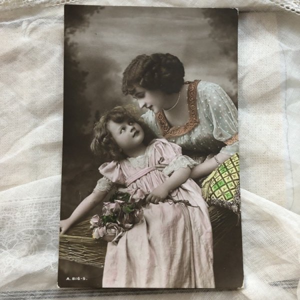 画像3: Postcard 女性と小さな女の子 母娘 イギリス1912年 (3)