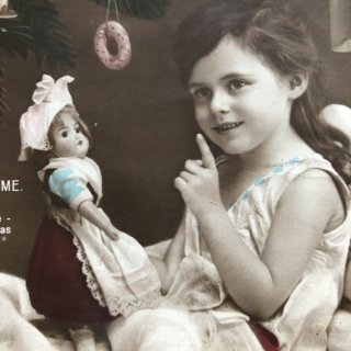 *アンティークポストカード　小ヤギとお人形と森をお散歩の可愛い少女* Snowdrop Postcards アンティークポストカード専門店