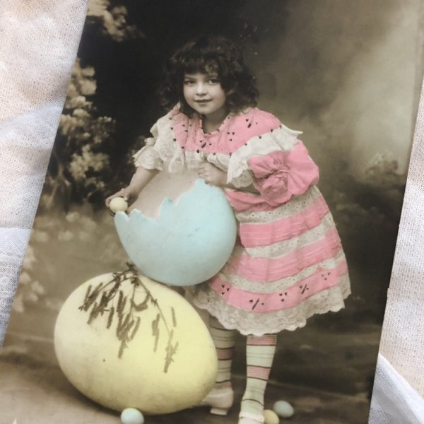 画像1: ▼SALE 500▼ Postcard　イースター　大きな卵と女の子　フランス1907年 (1)