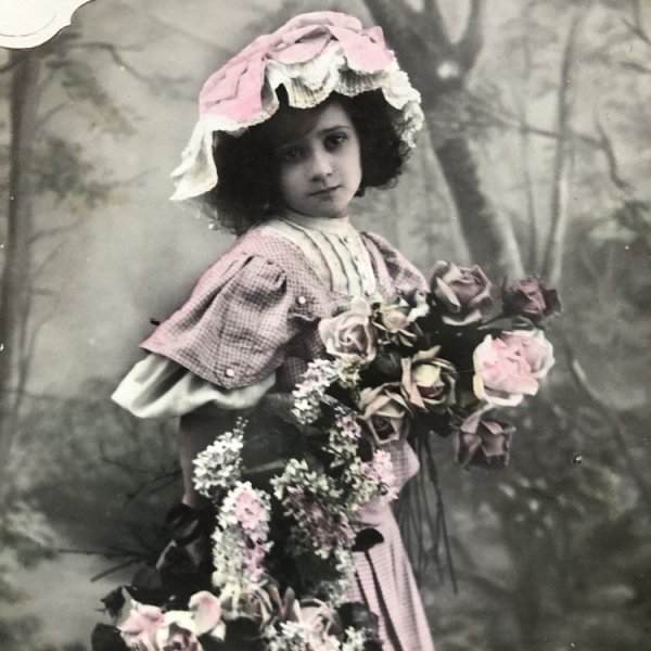 画像1: Postcard　薔薇のお花と女の子　1909年 (1)