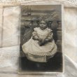 画像2: Postcard　肖像写真　お人形と小さな女の子　イギリス (2)