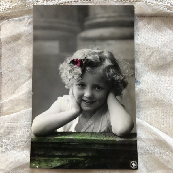 画像2: Postcard リボンの女の子  (2)