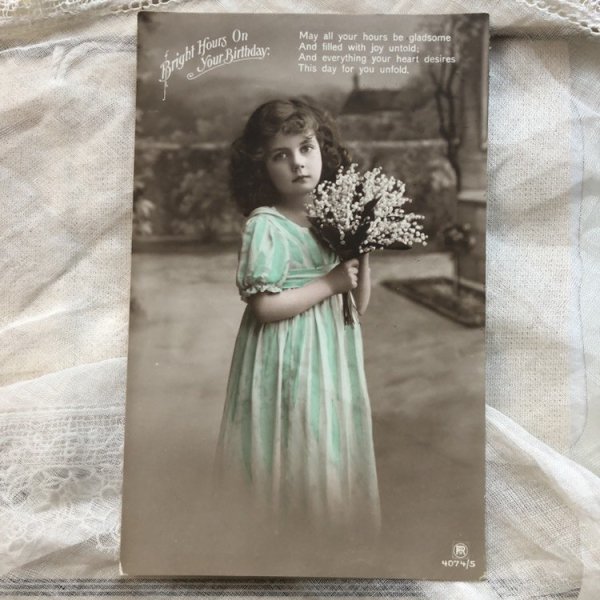 画像2: Postcard　スズランのお花と女の子 　イギリス1914年 (2)