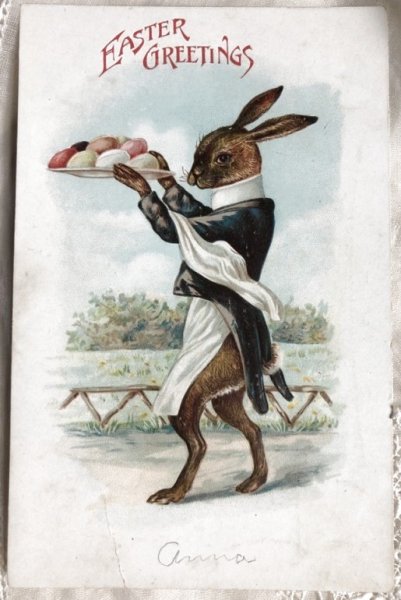 画像1: Postcard　イースター　卵を運ぶウサギのウエイターさん (1)