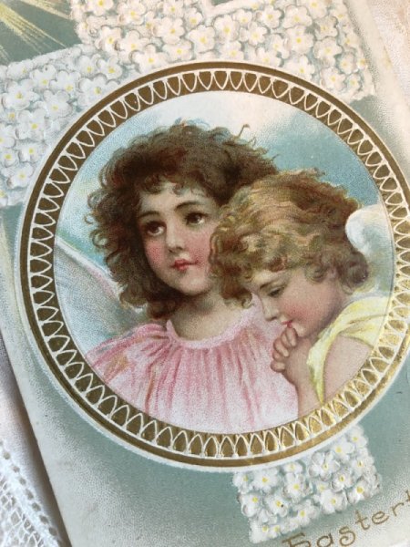 画像2: Postcard イースター 十字架 祈る天使の女の子 F.Brundage ? (2)