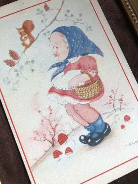 画像3: Postcard リスさんに出会ったキノコ狩りの女の子 未使用 (3)