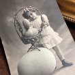 画像2: Postcard　イースター 　大きな卵と女の子　写真 (2)