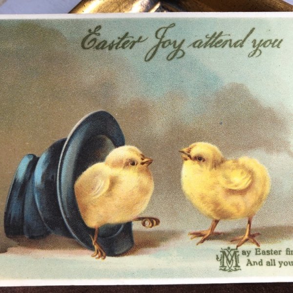画像1: ▼SALE 500▼　Postcard イースター　帽子と2羽のヒヨコさん　イギリス1912年 (1)