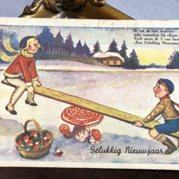 画像1: Postcard　　新年祝い　New Year　キノコのシーソーで遊ぶ子どもたち　1939年 (1)