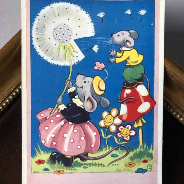 画像1: Postcard　タンポポの綿毛に息を吹きかけるネズミさん　キノコ　イギリス (1)