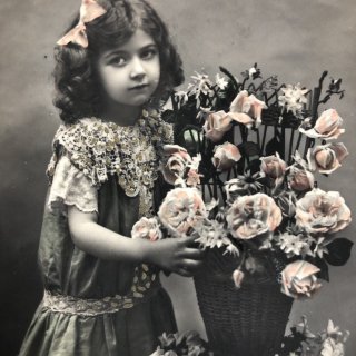 アンティーク ポストカード 薔薇と美しい少女 アンティーク ポストカード 薔薇と美しい少女 【公式通販】