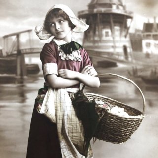 アンティークポストカード 綺麗なお帽子の美しい少女 Snowdrop