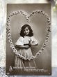 画像2: Postcard　ハートの薔薇のリースと女の子　イギリス1913年　写真 (2)