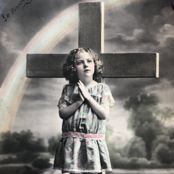 画像1: Postcard 　お祈りをする女の子　十字架　フランス　1911年 (1)