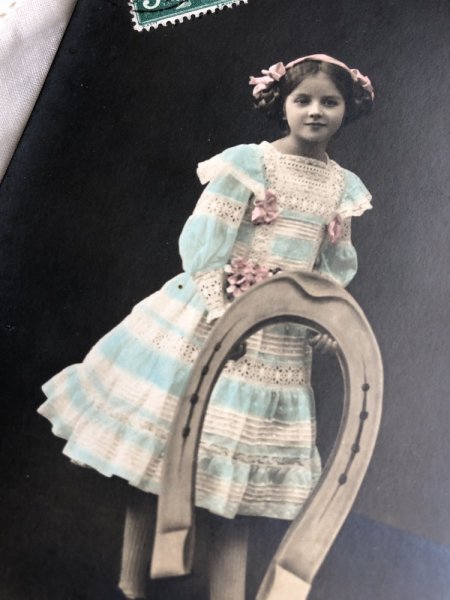 画像3: Postcard  大きな馬蹄と女の子 フランス1911年 写真 (3)