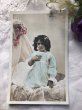 画像2: Postcard 　ベッドでお祈りをする女の子　フランス1906年 (2)