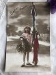 画像2: Postcard 　フランスの旗とヤドリギを持つ女の子　未使用 (2)