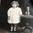 画像1: Postcard 　肖像写真　積み木のおもちゃと女の子　 (1)