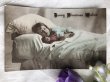画像2: Postcard 　怖い顔のお人形さんと一緒に眠る女の子　ベッド　 (2)