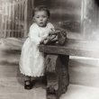 画像1: Postcard 　肖像写真　お人形さんと小さな女の子 (1)