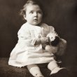 画像1: Postcard 　肖像写真　犬のぬいぐるみと女の子　イギリス　 (1)