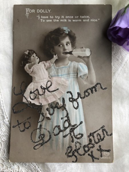 画像2: Postcard  哺乳瓶とお人形さんと女の子  (2)