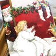 画像1: Postcard　クリスマス　プレゼントを見て喜ぶ女の子　サンタさん　Ellen Clapsaddle　（未使用） (1)