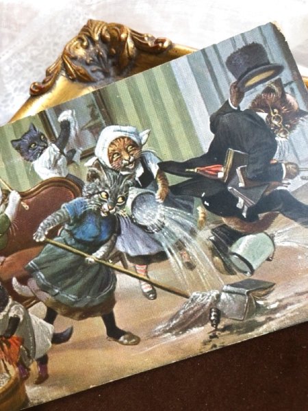 画像2: Postcard お掃除をする猫さん Arthur Thiele (2)