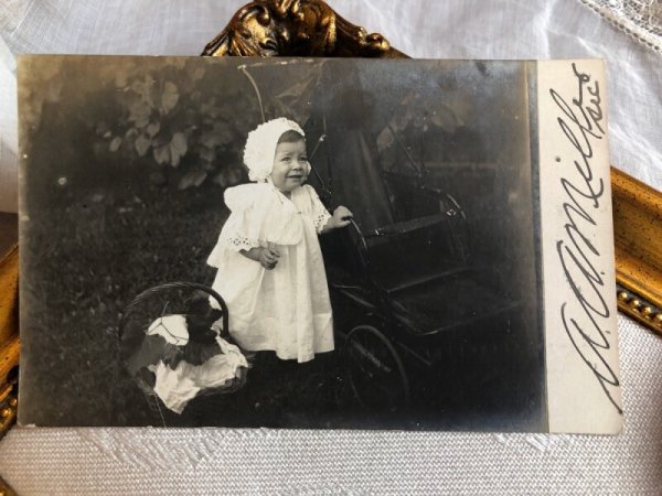 画像1: Postcard　肖像写真　乳母車と赤ちゃん (1)