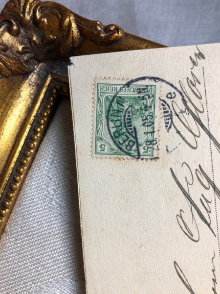 角に小さな紙の欠損あり