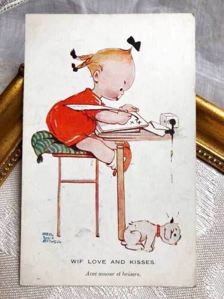 画像1: Postcard 　手紙を書く女の子と犬　Mable Lucie Attwell 　（未使用） (1)