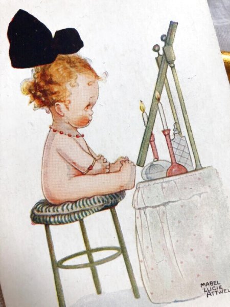 画像2: Postcard  鏡の前の女の子 Mable Lucie Attwell  (未使用) (2)