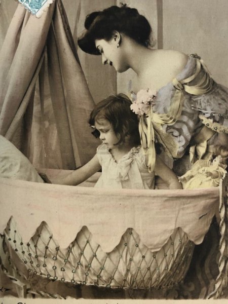 画像2: Postcard おやすみ前の時間 ママと女の子 フランス1905年 (2)
