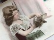 画像2: Postcard　子猫と女の子　グルーミング　 (2)