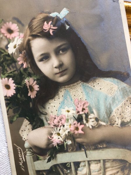 画像2: Postcard 薔薇のお花と女の子 フランス1905年 (2)