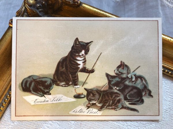 画像1: Trade card　Eureka Silk アンティークトレードカード　子猫の学校　書き方の時間　Helena Maguire (1)