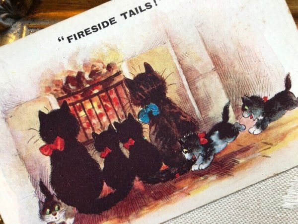 画像2: Postcard   暖炉の前の猫の家族 イギリス1929年 (2)