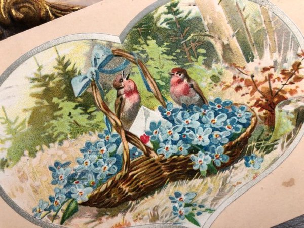 画像2: Postcard  忘れな草のお花のバスケットと2羽のロビン 小鳥 (2)