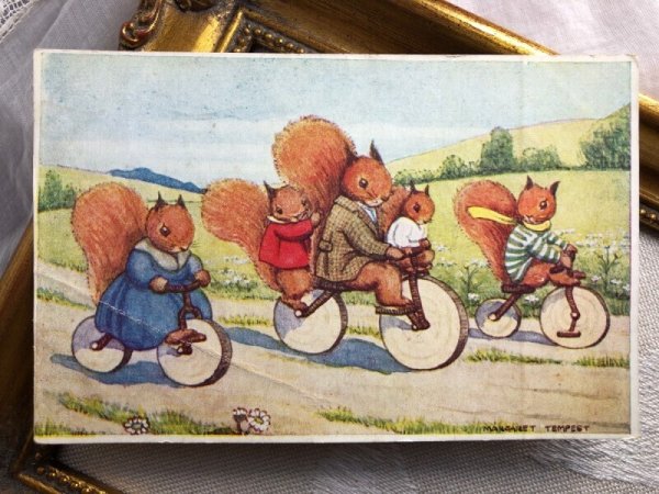 画像1: ▼SALE 500▼ Postcard　木製自転車に乗るリスの家族　Margaret Tempest (1)