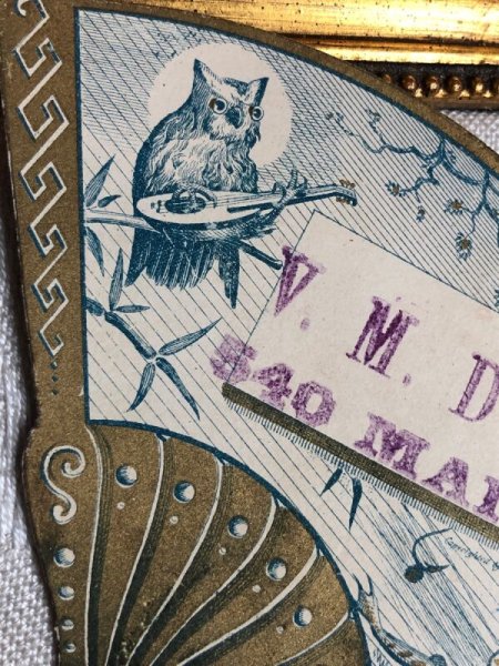 画像4: Trade card アンティークトレードカード マンドリンを弾くフクロウとキノコに座って釣りをするカエル (4)