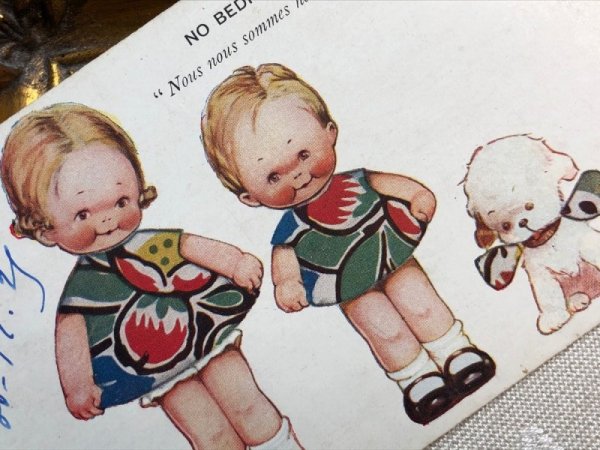 画像3: Postcard  アンティークポストカード カーテン生地で作ったお揃いのお洋服 姉弟と子犬 Mable Lucie Attwell  (3)