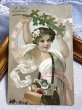 画像2: Postcard　アンティークポストカード　クリスマス 　プレゼントを配る天使の女の子　1906年 (2)