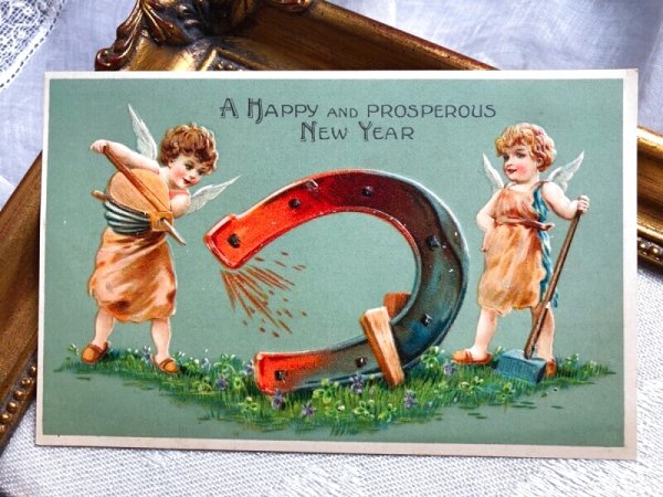 画像2: Postcard   アンティークポストカード 新年祝い New Year 大きな馬蹄と天使  (2)