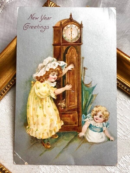 画像2: Postcard アンティークポストカード 新年祝い New Year 大きな時計と女の子 子猫 アメリカ1909年 (2)