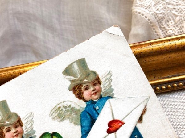 角に小さな折れあり