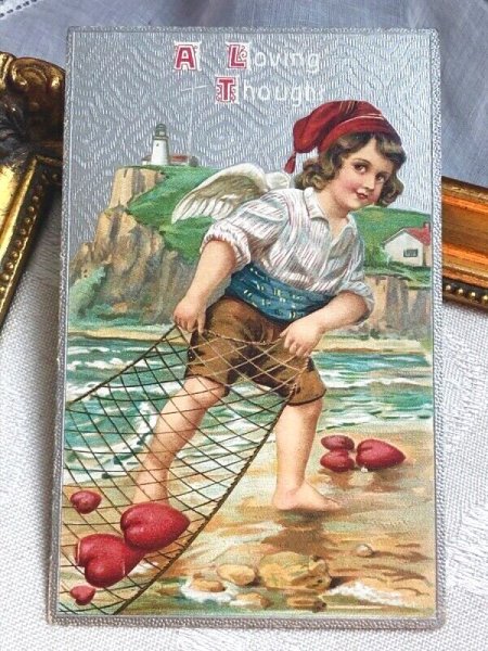 画像2: Postcard  　アンティークポストカード　バレンタイン　投網を引く天使　大漁のハート　アメリカ1912年 (2)