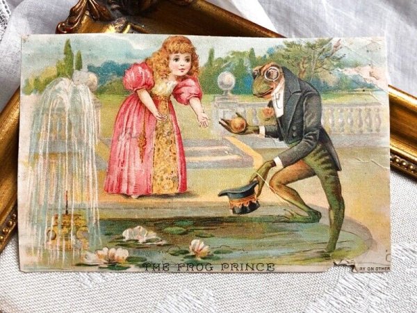 縁がトリムされています。