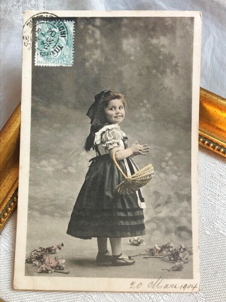 画像2: Postcard アンティークポストカード パニエと女の子 バスケット 籠 フランス1904年 (2)