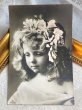 画像2: Postcard　アンティークポストカード　お花の髪飾りの女の子　（未使用） (2)