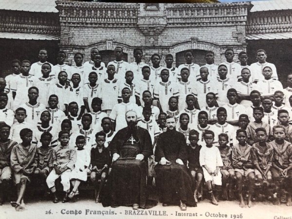 画像3: Postcard アンティークポストカード コンゴ共和国 学校集合写真 1926年 (未使用)Congo Français Brazzaville (3)